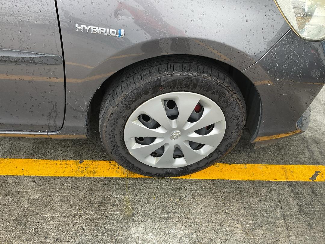 Photo '2' of Toyota Aqua Hybrid