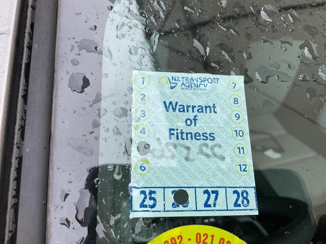 Photo '25' of Toyota Aqua Hybrid