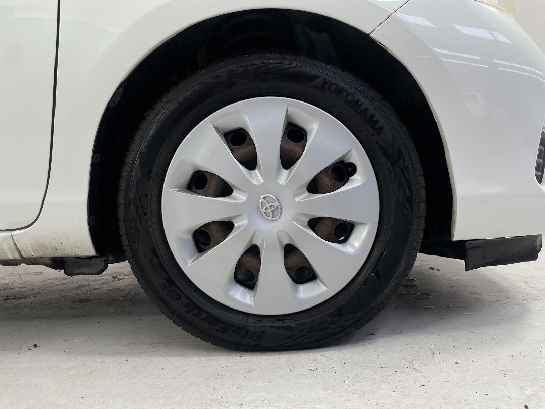 Photo '2' of Toyota Aqua Photo '2' of Toyota Aqua