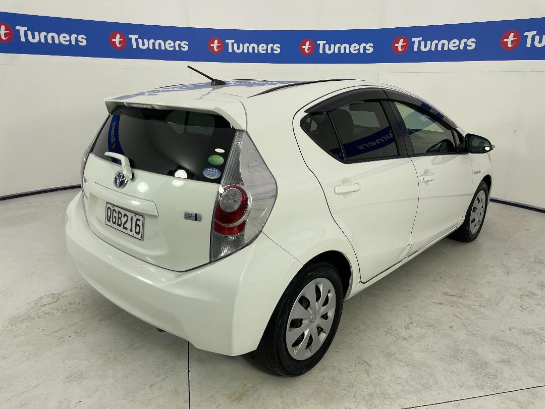 Photo '7' of Toyota Aqua Photo '7' of Toyota Aqua