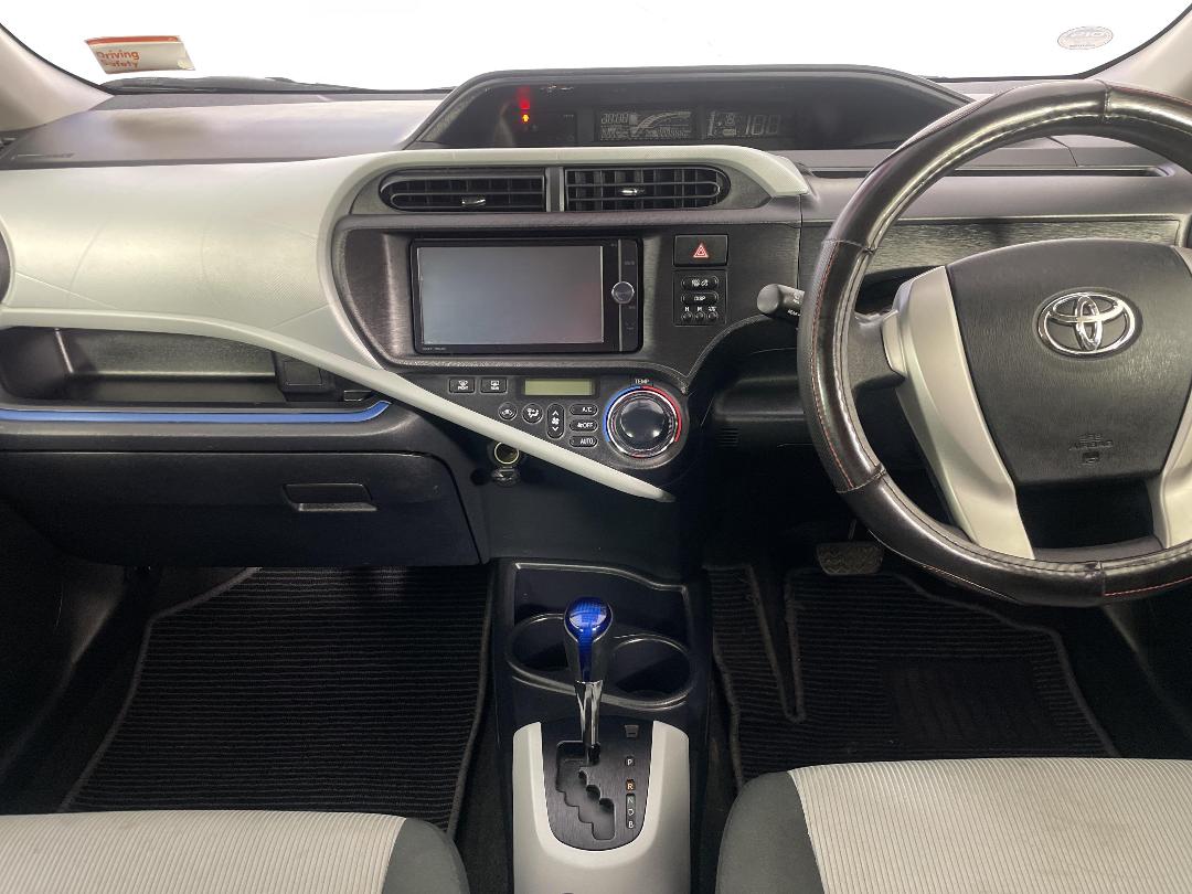 Photo '19' of Toyota Aqua Photo '19' of Toyota Aqua