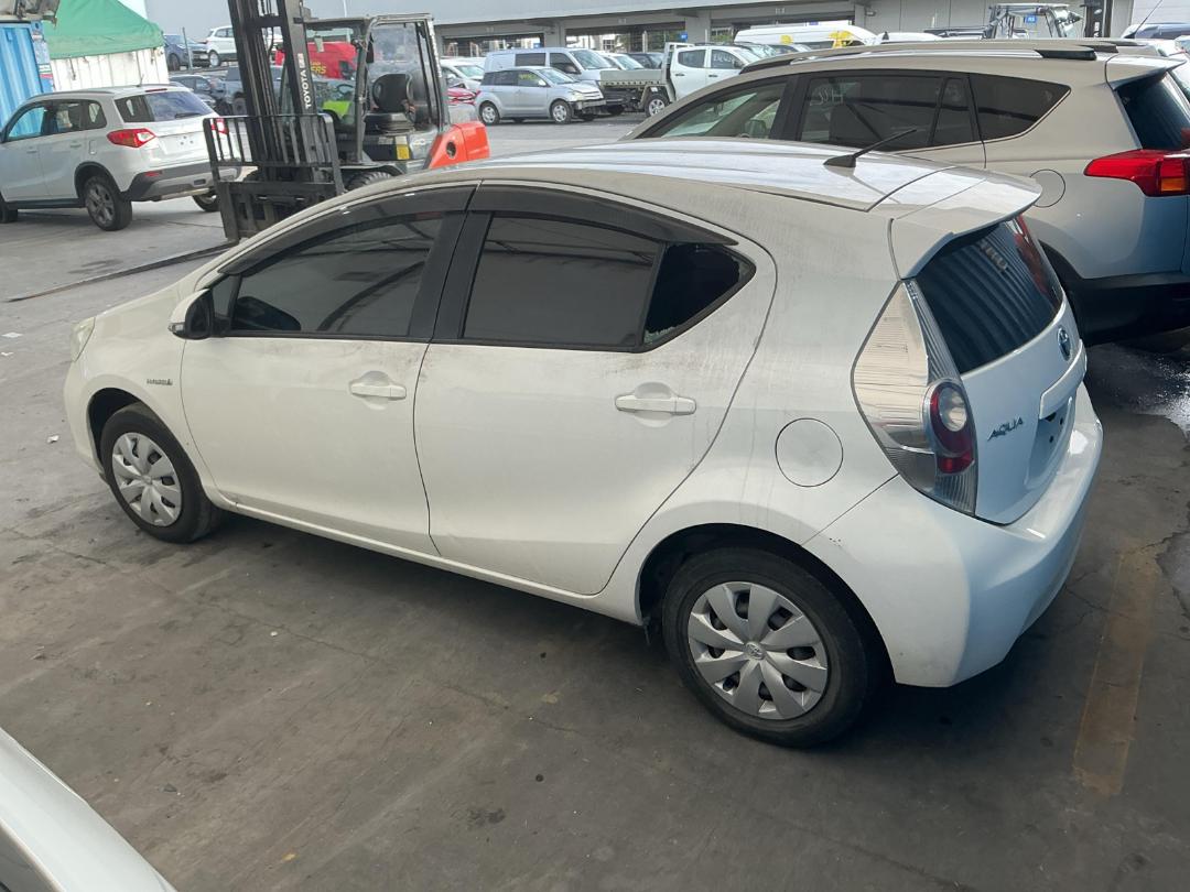 Photo '4' of Toyota Aqua
