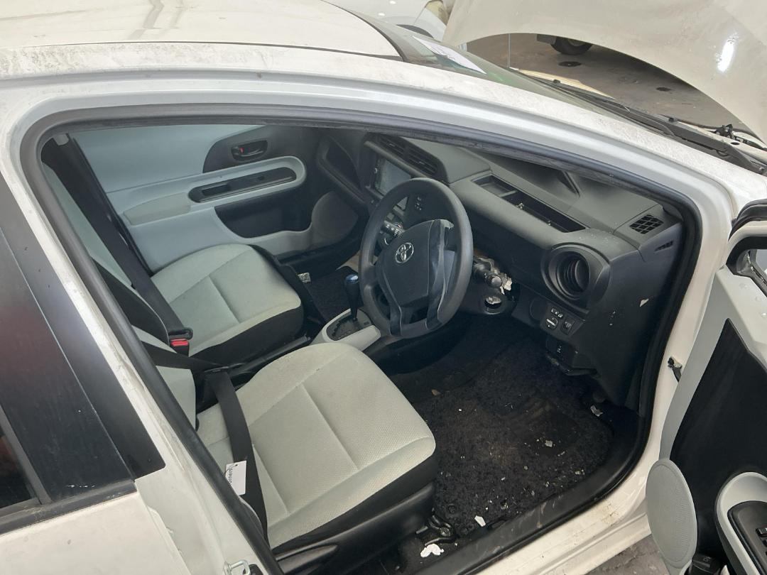 Photo '10' of Toyota Aqua