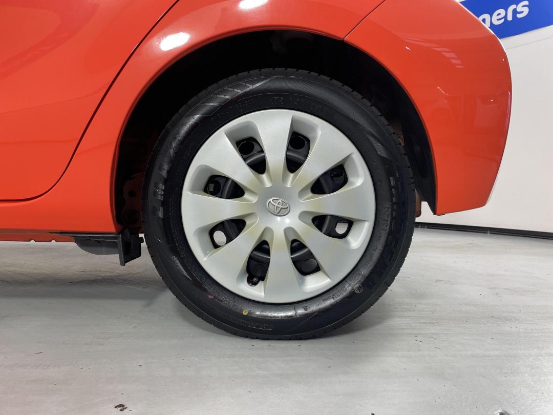 Photo '11' of Toyota Aqua Photo '11' of Toyota Aqua