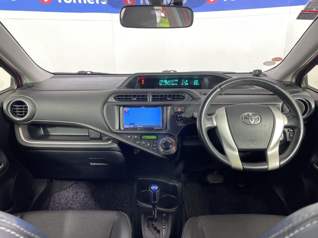 Photo '17' of Toyota Aqua Photo '17' of Toyota Aqua