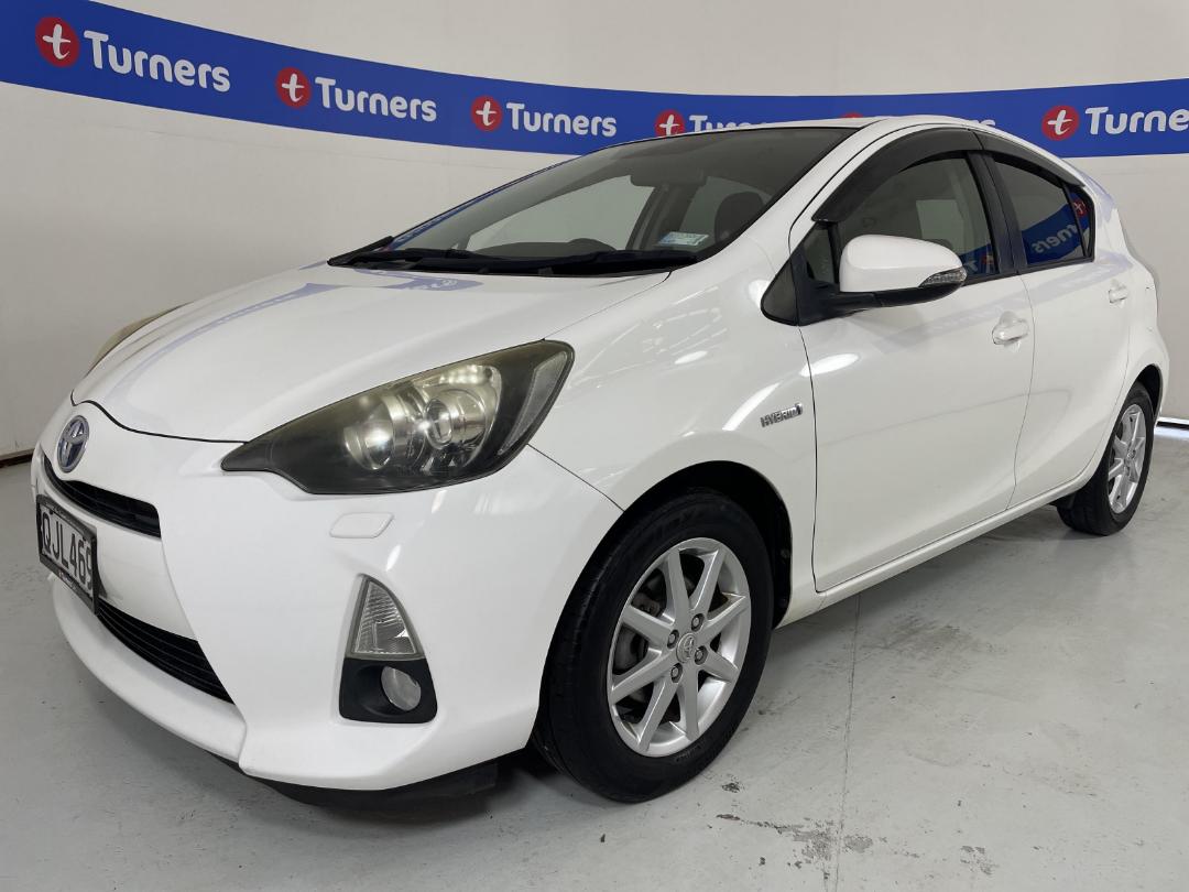 Photo '4' of Toyota Aqua Photo '4' of Toyota Aqua