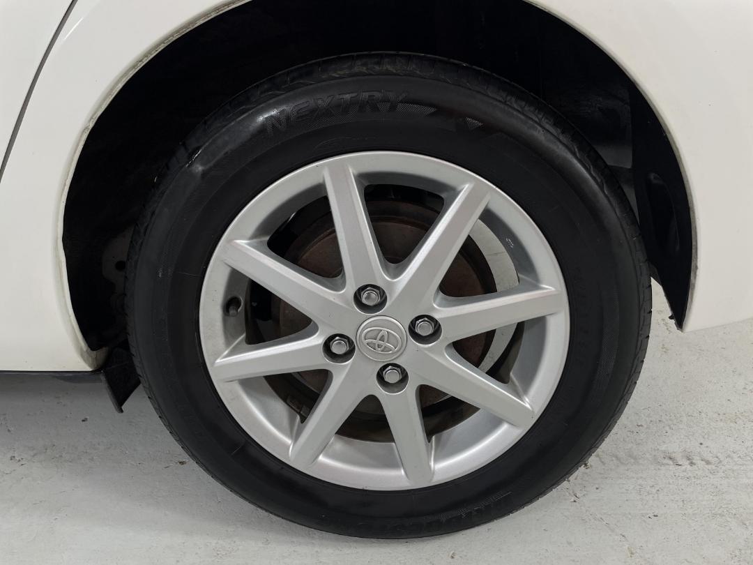 Photo '11' of Toyota Aqua Photo '11' of Toyota Aqua