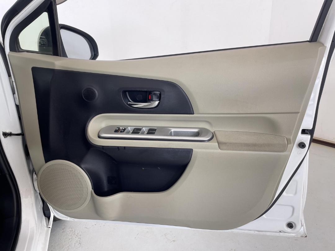 Photo '15' of Toyota Aqua Photo '15' of Toyota Aqua