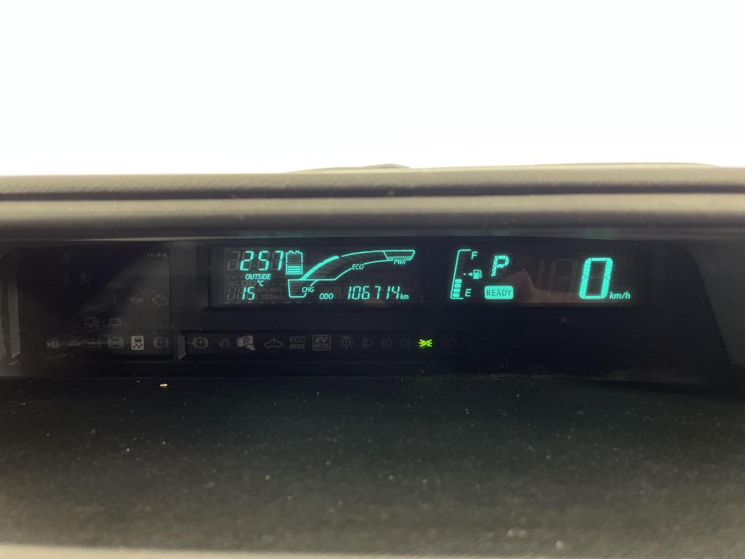 Photo '21' of Toyota Aqua Photo '21' of Toyota Aqua