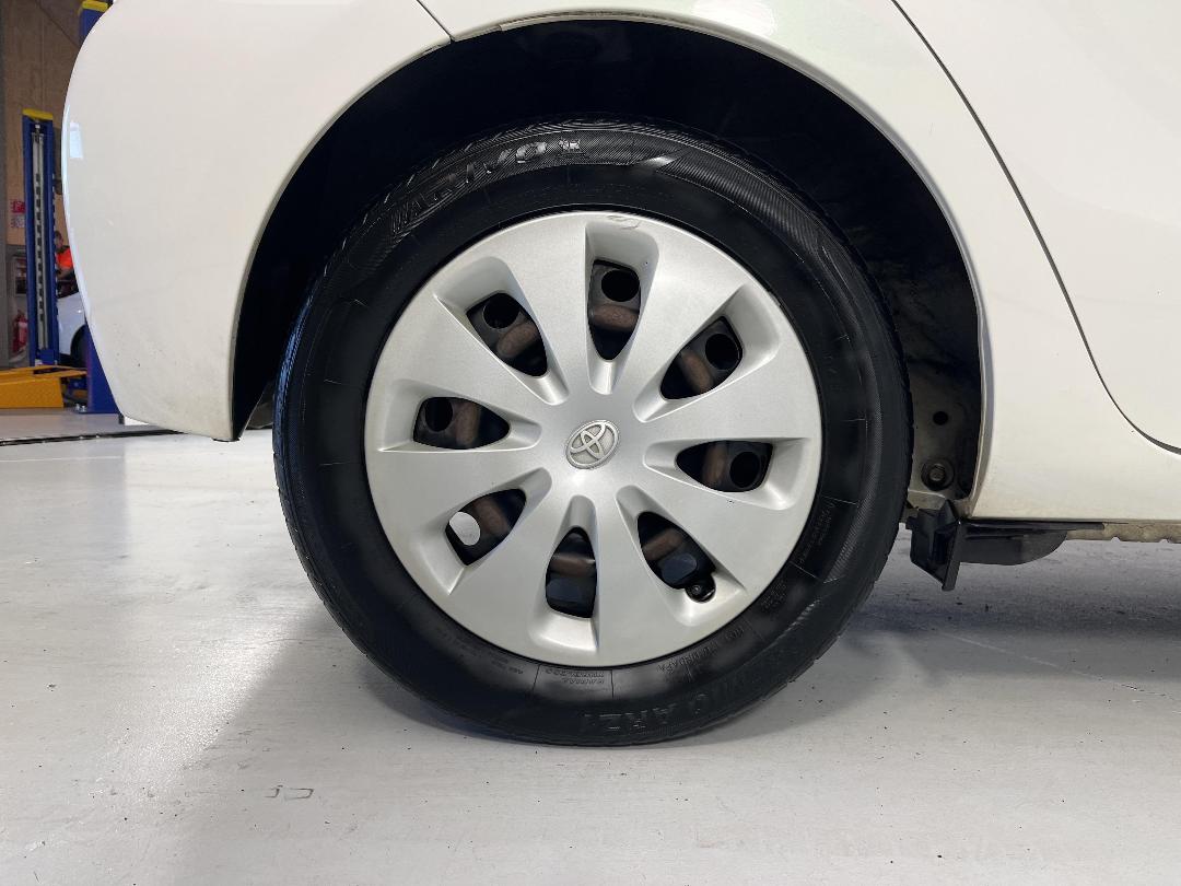 Photo '12' of Toyota Aqua Photo '12' of Toyota Aqua