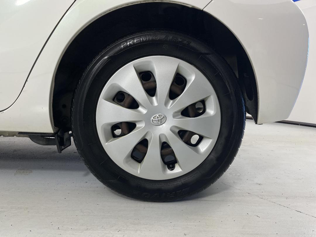 Photo '11' of Toyota Aqua Photo '11' of Toyota Aqua