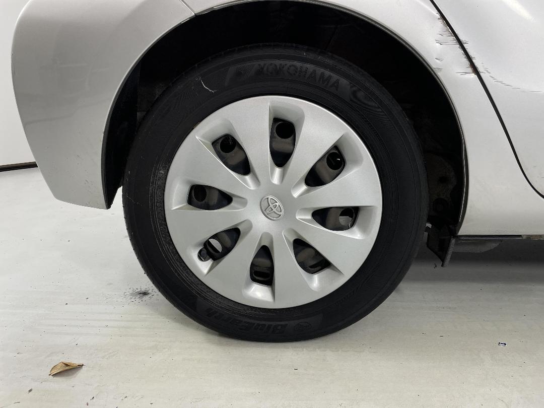 Photo '12' of Toyota Aqua