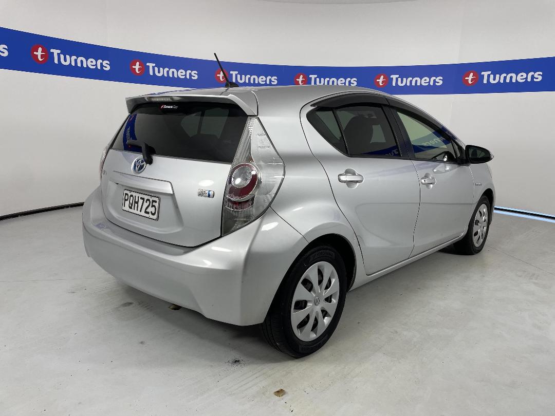 Photo '7' of Toyota Aqua