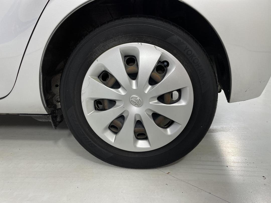 Photo '11' of Toyota Aqua