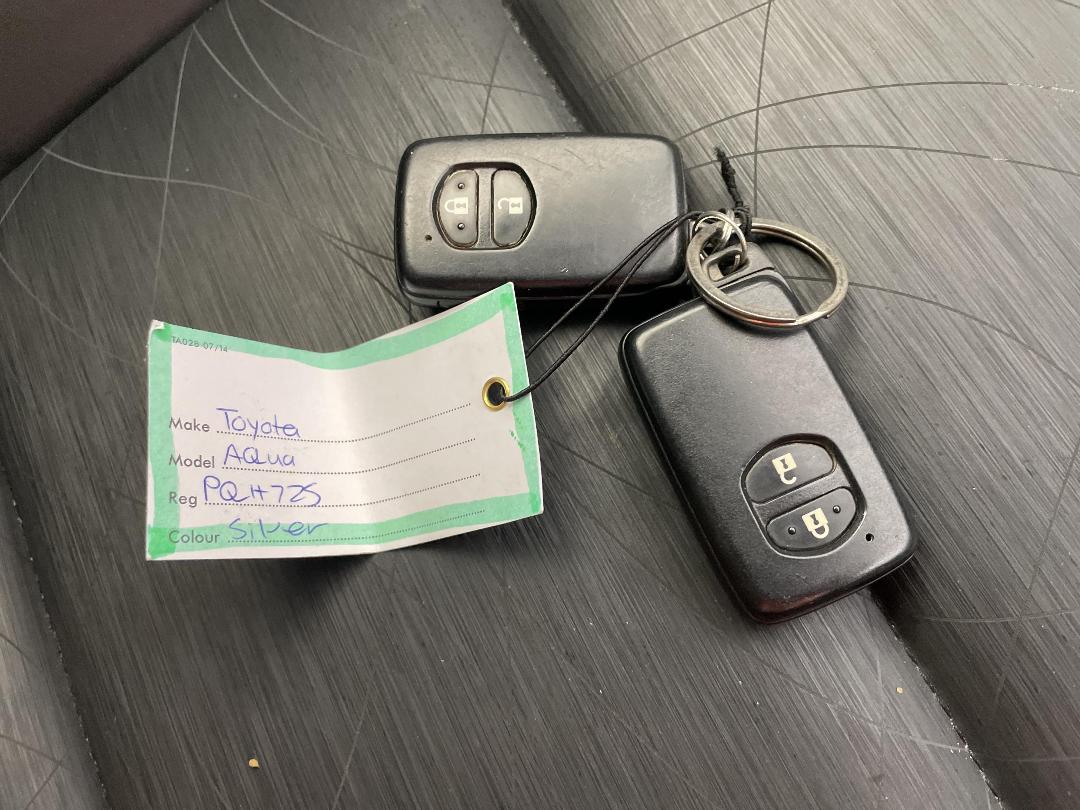 Photo '22' of Toyota Aqua