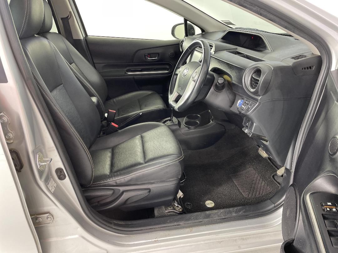 Photo '16' of Toyota Aqua