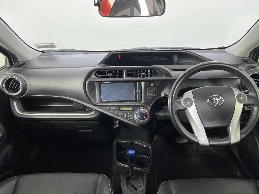 Photo '17' of Toyota Aqua