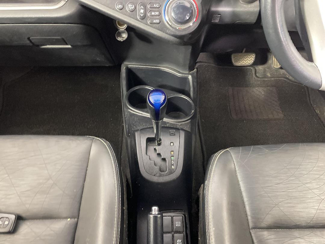 Photo '18' of Toyota Aqua