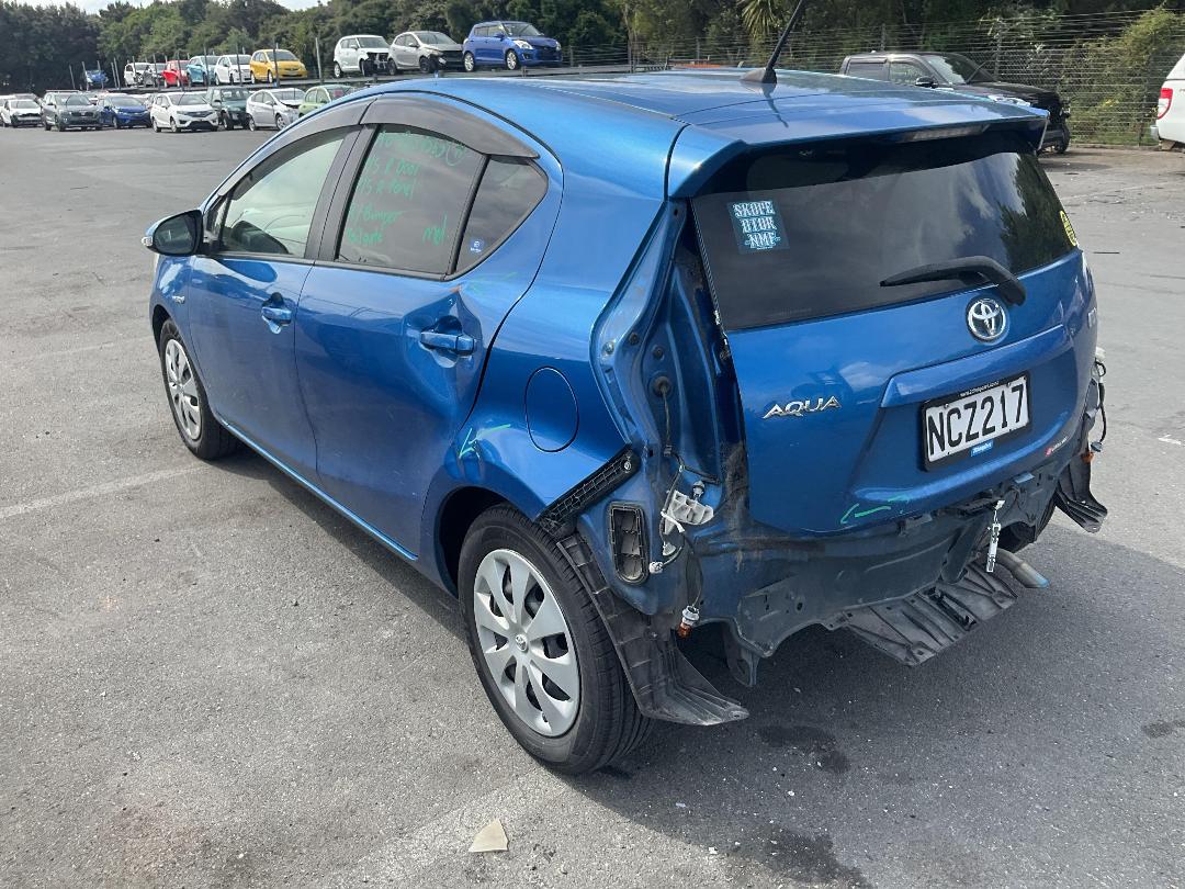 Photo '3' of Toyota Aqua Photo '3' of Toyota Aqua