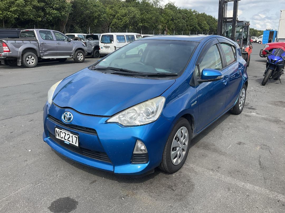 Photo '2' of Toyota Aqua Photo '2' of Toyota Aqua