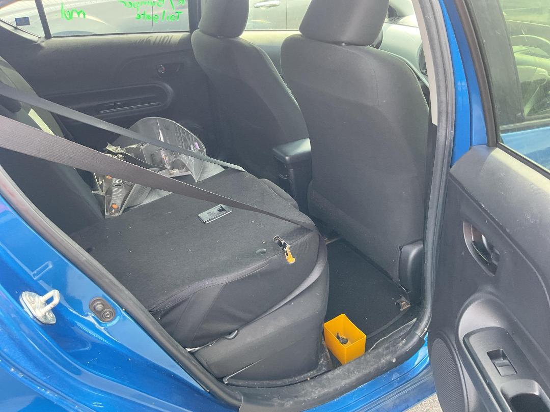 Photo '11' of Toyota Aqua Photo '11' of Toyota Aqua