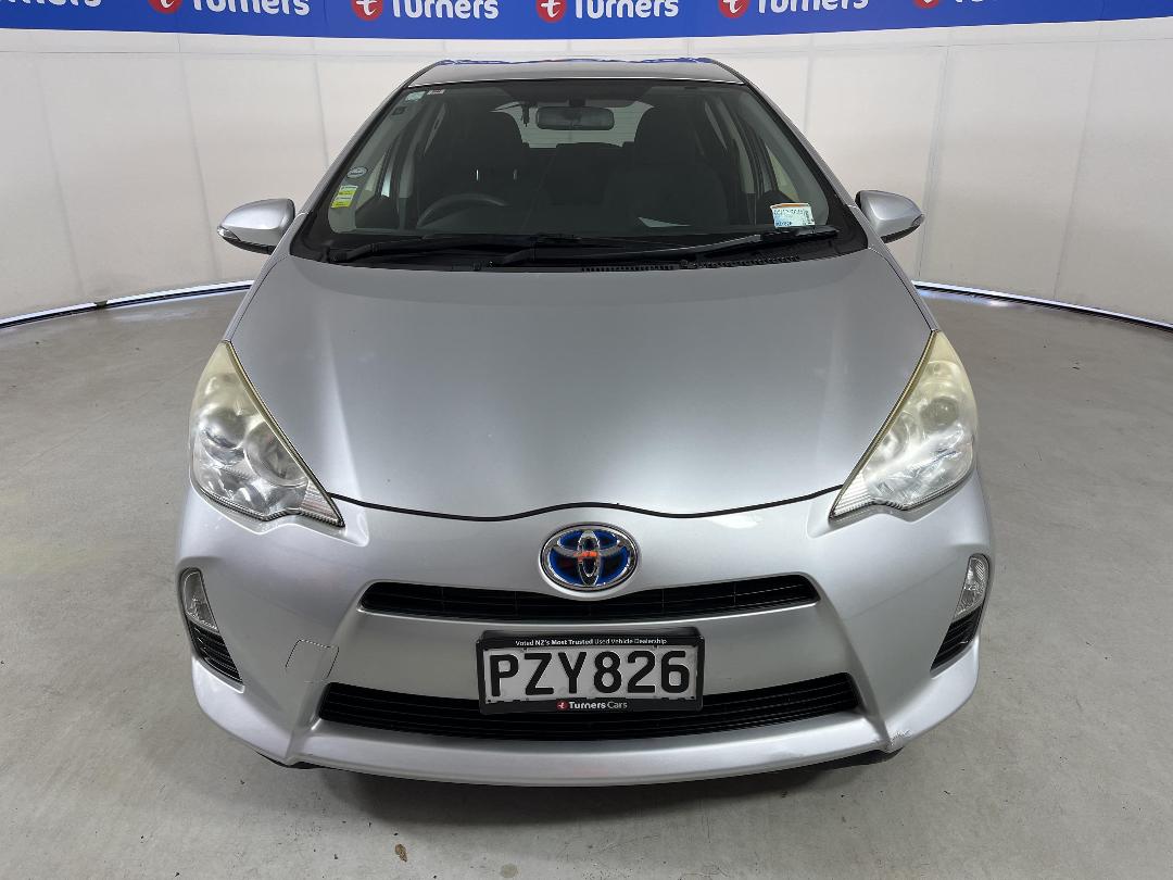 Photo '2' of Toyota Aqua Photo '2' of Toyota Aqua