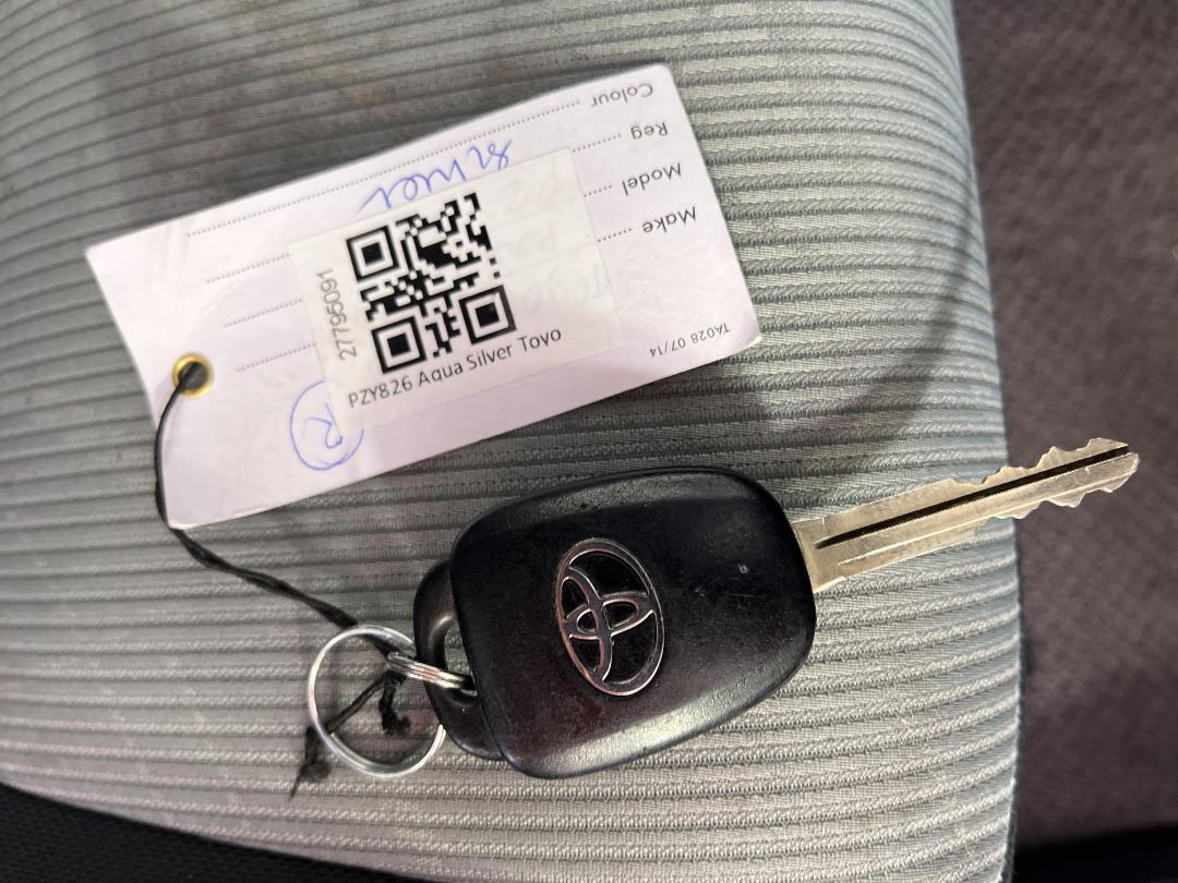 Photo '22' of Toyota Aqua Photo '22' of Toyota Aqua