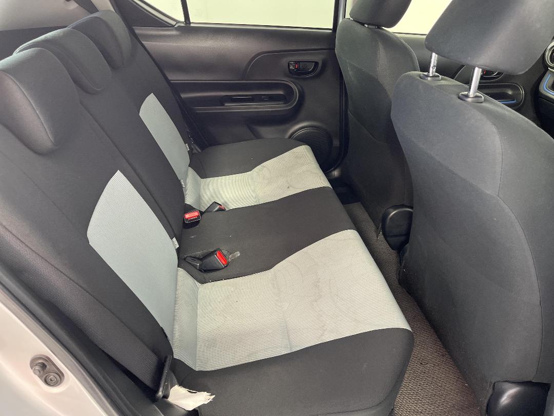 Photo '20' of Toyota Aqua Photo '20' of Toyota Aqua