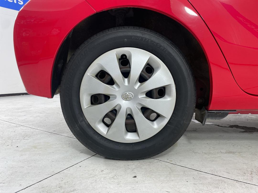 Photo '12' of Toyota Aqua