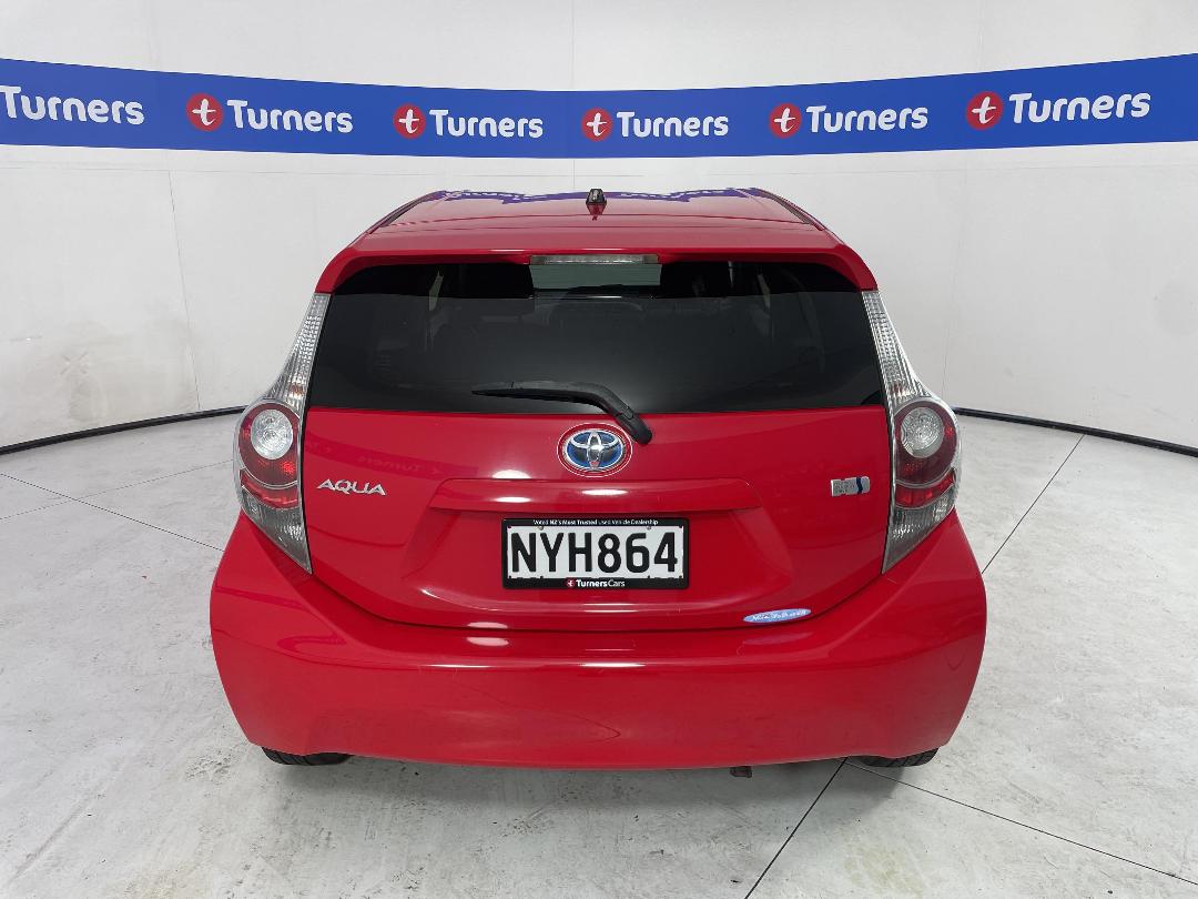 Photo '6' of Toyota Aqua