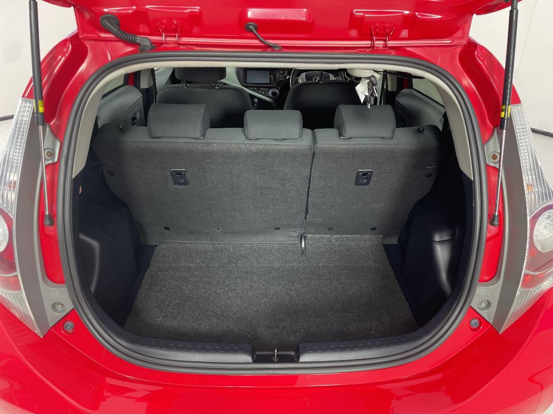 Photo '14' of Toyota Aqua