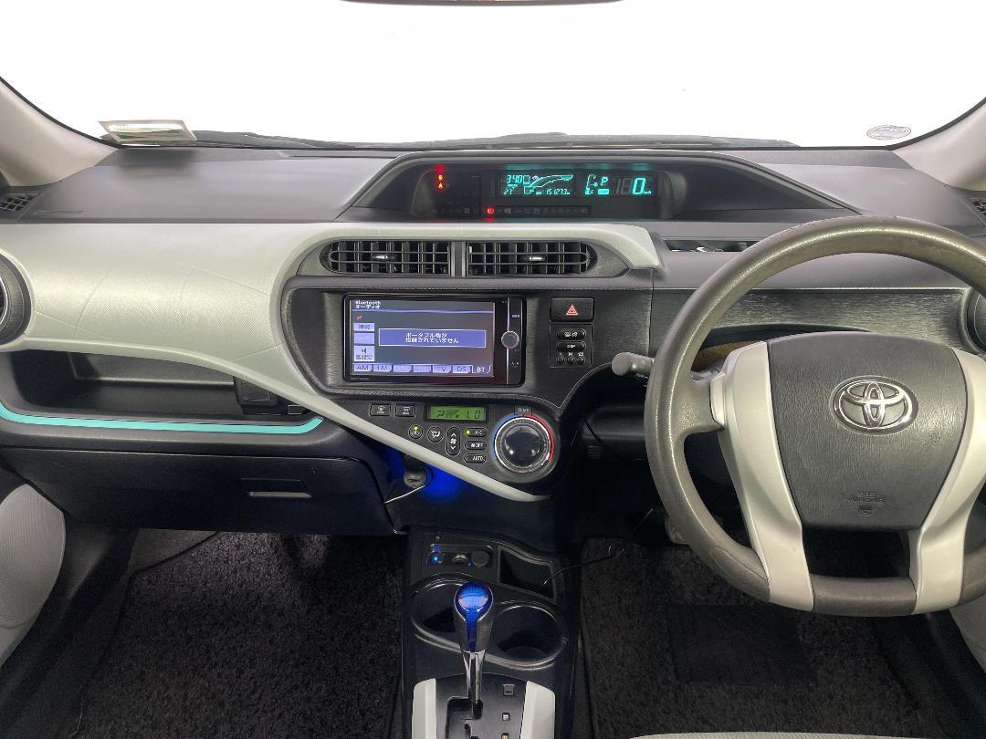 Photo '17' of Toyota Aqua