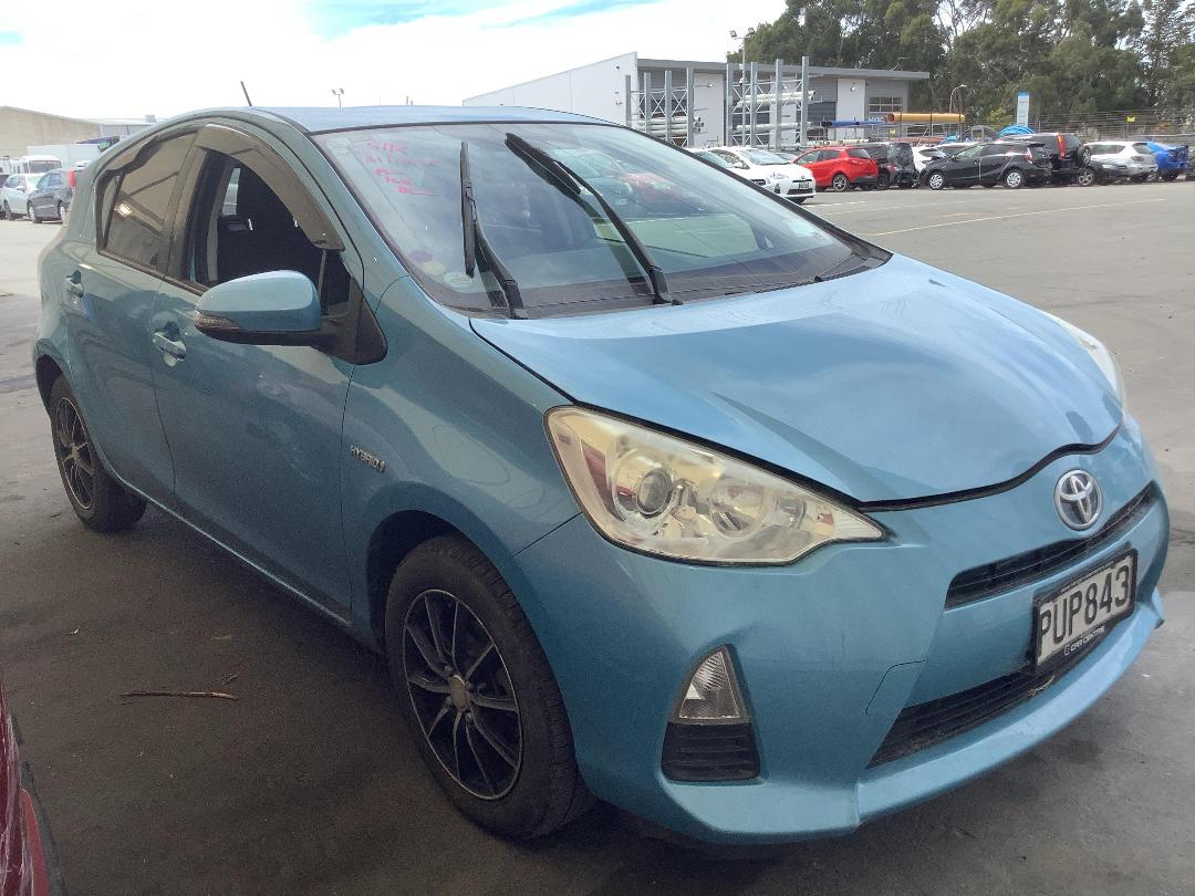 Photo '2' of Toyota Aqua Photo '2' of Toyota Aqua