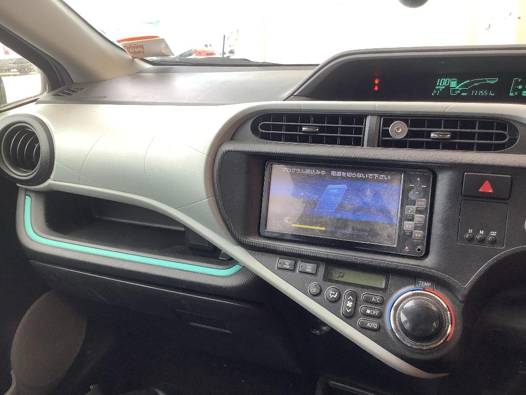 Photo '16' of Toyota Aqua Photo '16' of Toyota Aqua