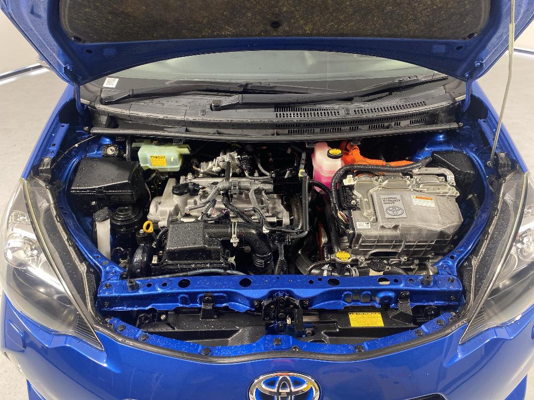 Photo '13' of Toyota Aqua Photo '13' of Toyota Aqua