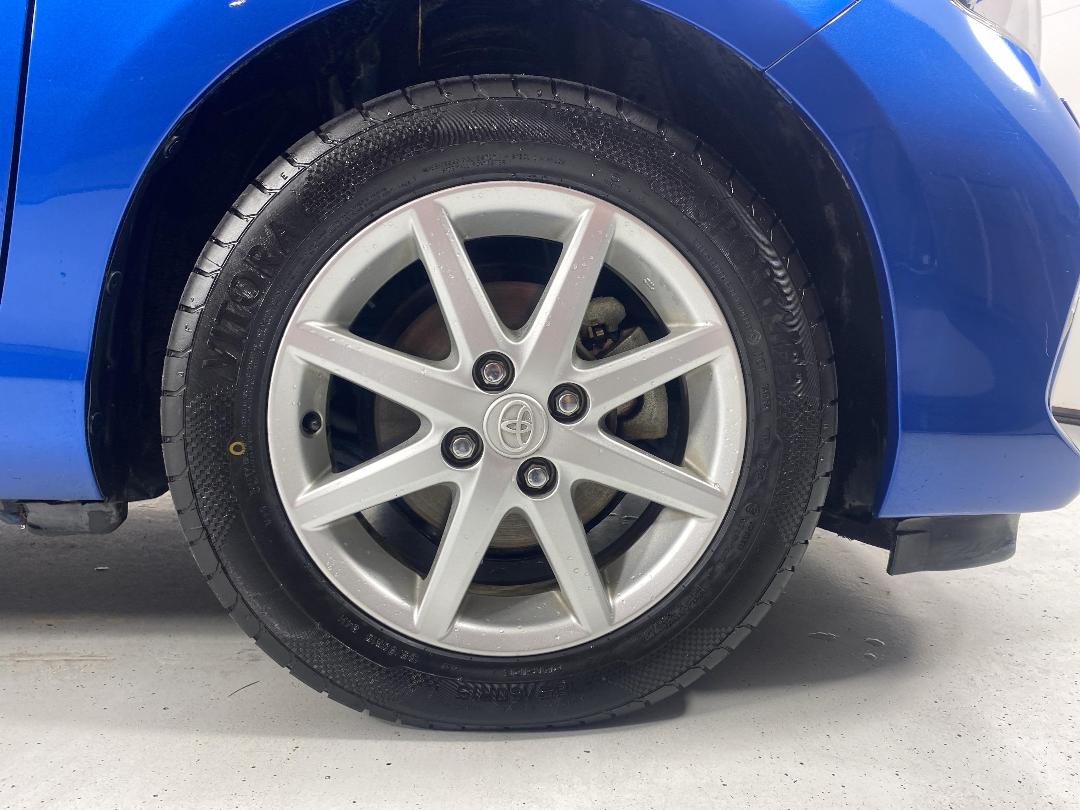 Photo '9' of Toyota Aqua Photo '9' of Toyota Aqua