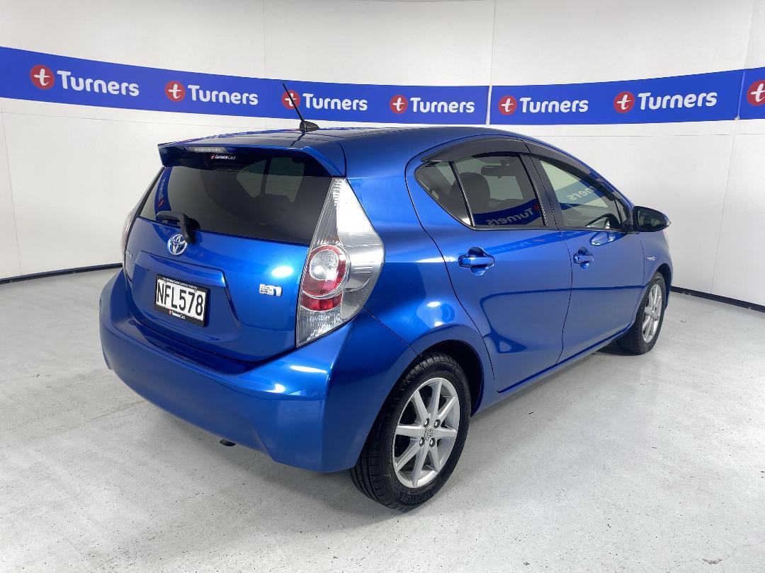 Photo '7' of Toyota Aqua Photo '7' of Toyota Aqua