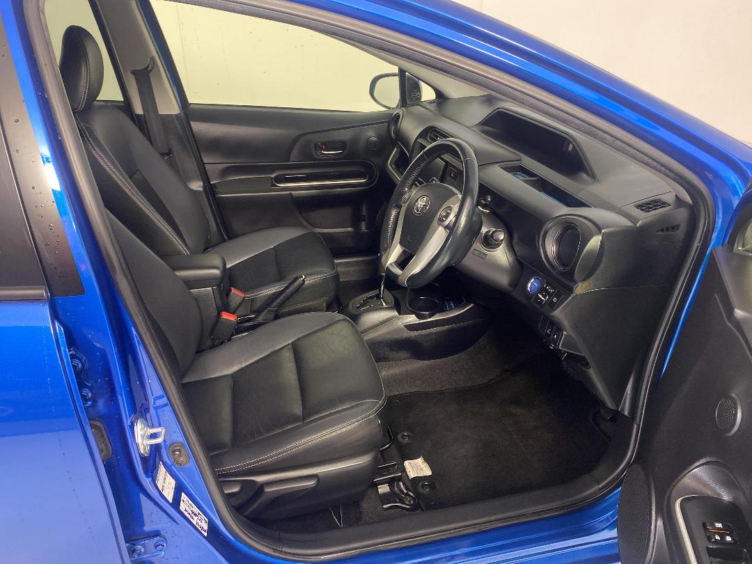 Photo '16' of Toyota Aqua Photo '16' of Toyota Aqua