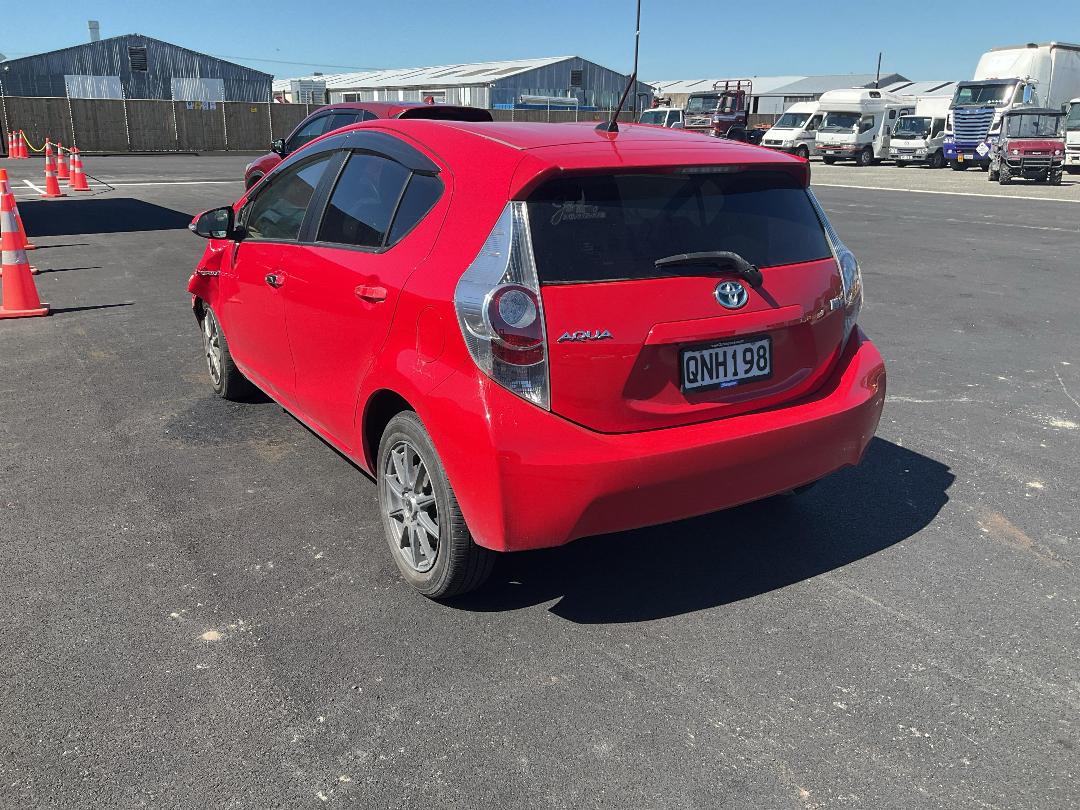 Photo '5' of Toyota Aqua Hybrid Photo '5' of Toyota Aqua Hybrid