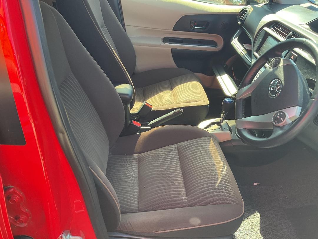 Photo '9' of Toyota Aqua Hybrid Photo '9' of Toyota Aqua Hybrid