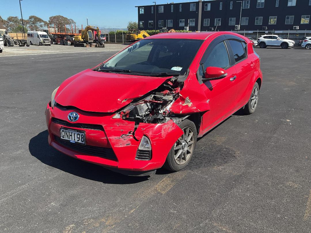 Photo '7' of Toyota Aqua Hybrid Photo '7' of Toyota Aqua Hybrid