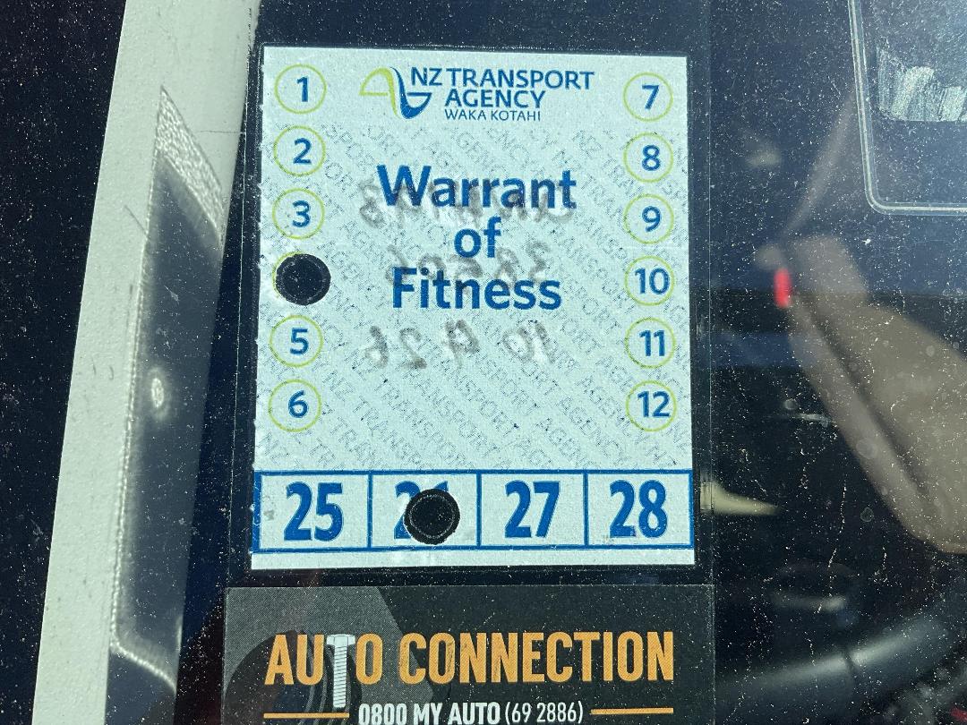 Photo '14' of Toyota Aqua Hybrid Photo '14' of Toyota Aqua Hybrid