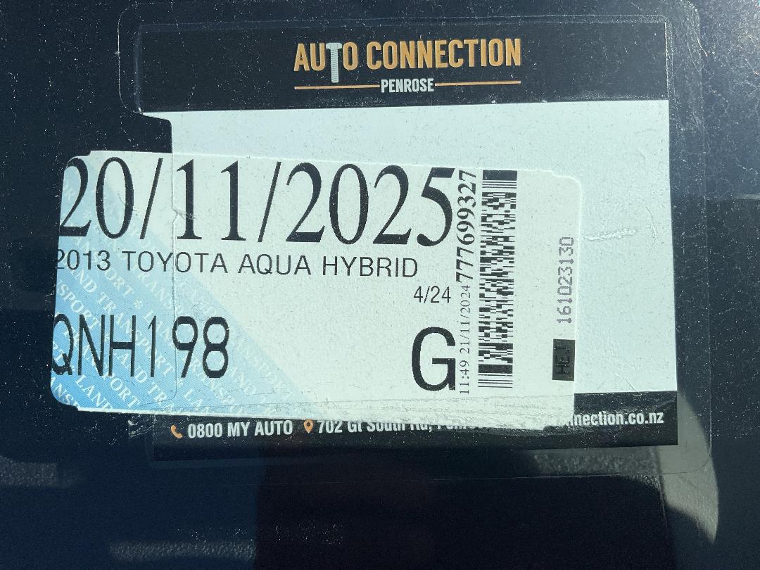 Photo '15' of Toyota Aqua Hybrid Photo '15' of Toyota Aqua Hybrid