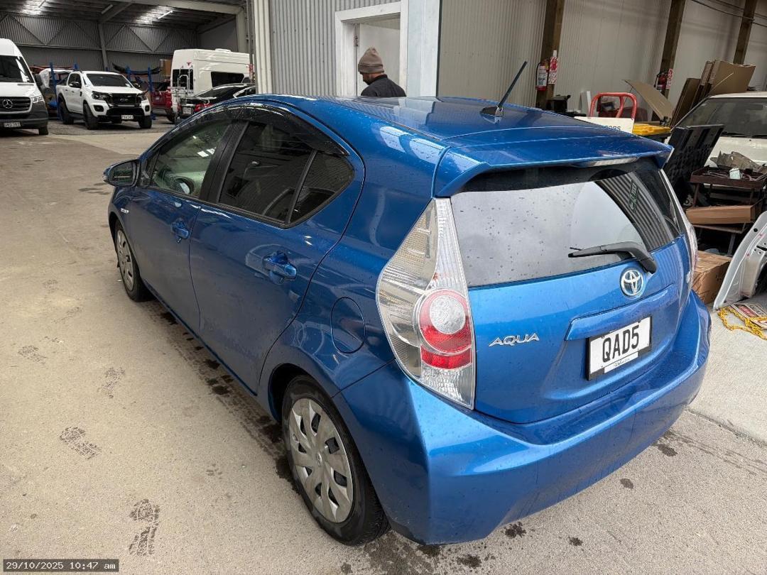 Photo '4' of Toyota Aqua Photo '4' of Toyota Aqua