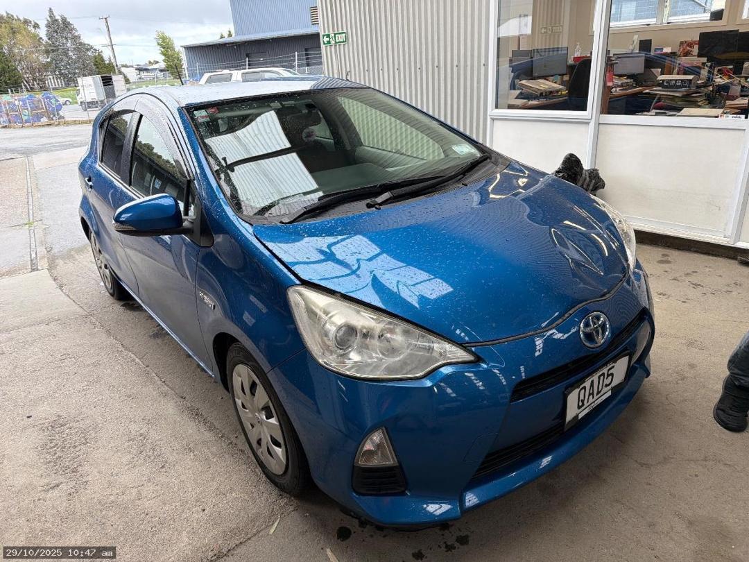 Photo '8' of Toyota Aqua Photo '8' of Toyota Aqua