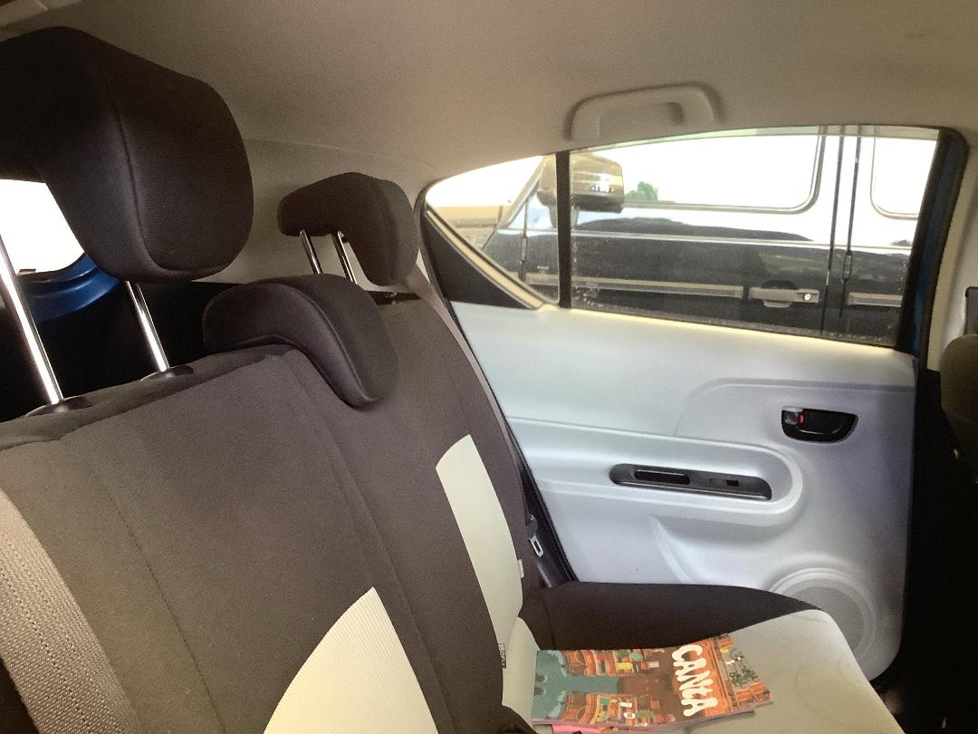 Photo '12' of Toyota Aqua Photo '12' of Toyota Aqua