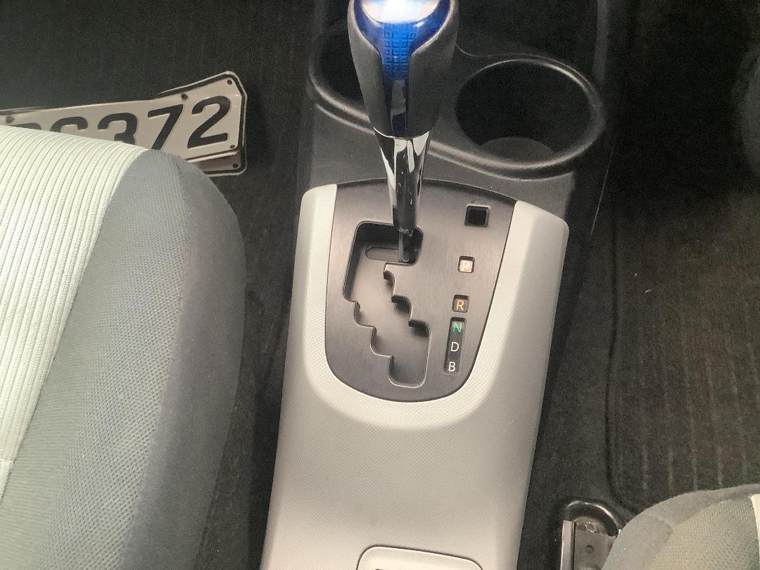 Photo '16' of Toyota Aqua Photo '16' of Toyota Aqua