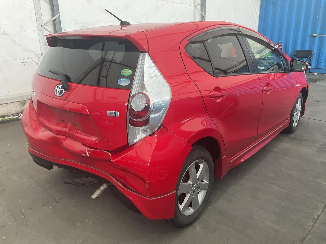 Photo '6' of Toyota Aqua Hybrid