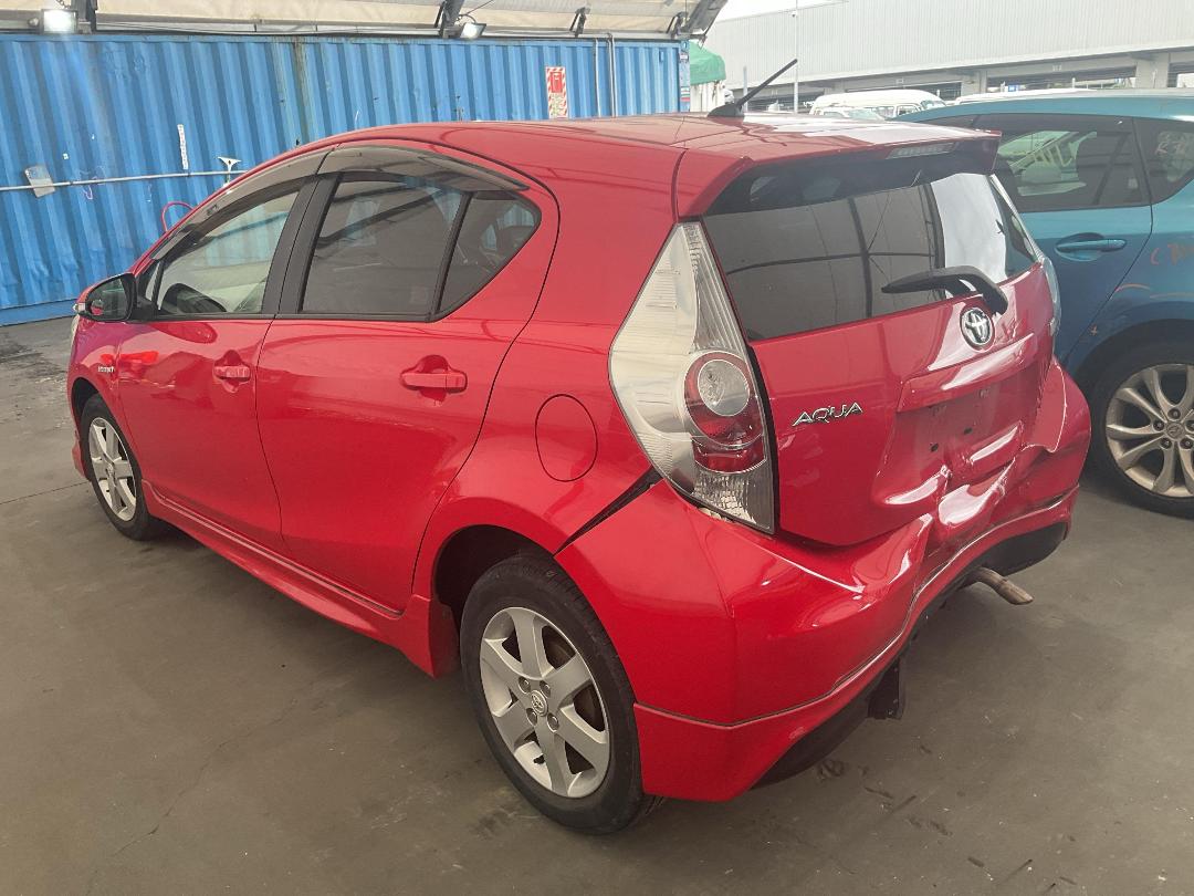 Photo '4' of Toyota Aqua Hybrid