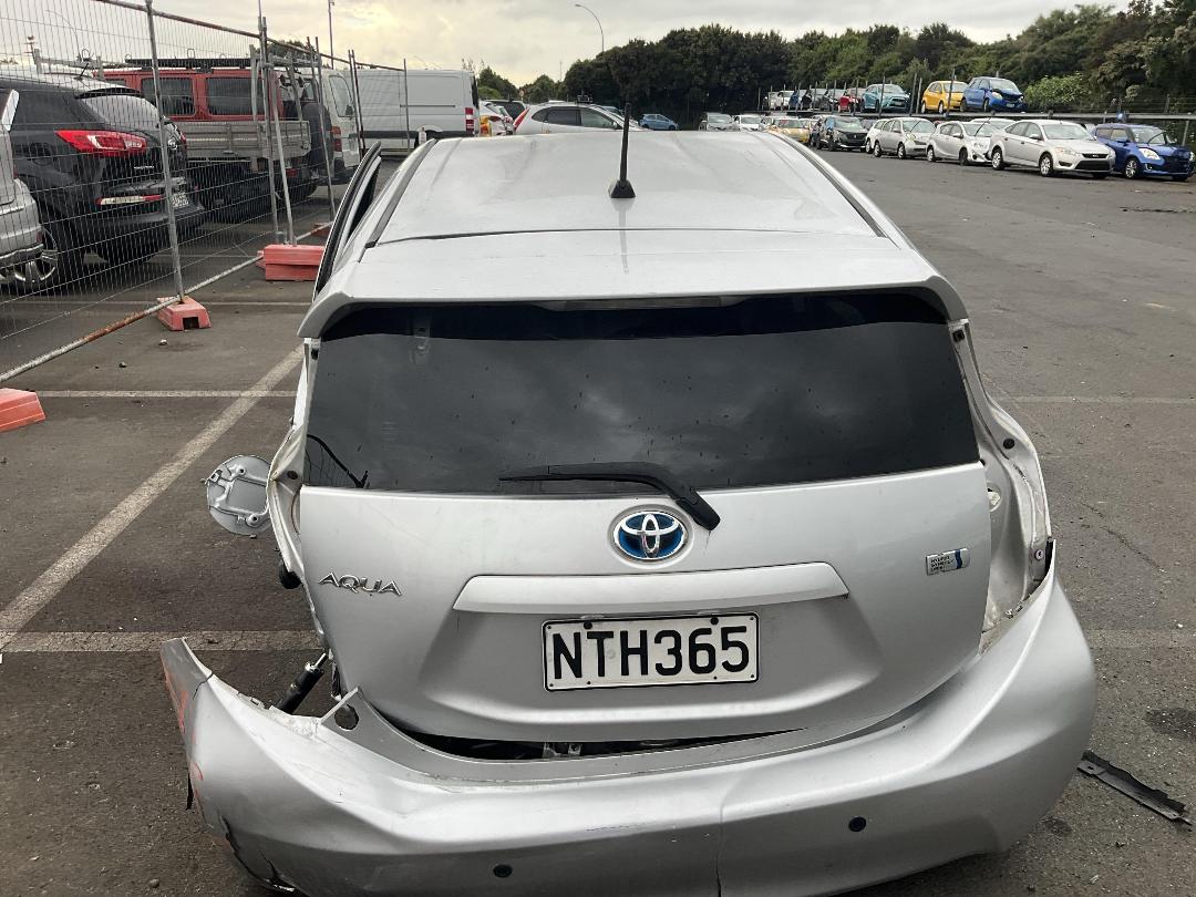 Photo '5' of Toyota Aqua Photo '5' of Toyota Aqua